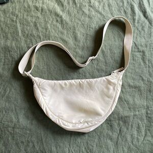 Uniqlo sling bag